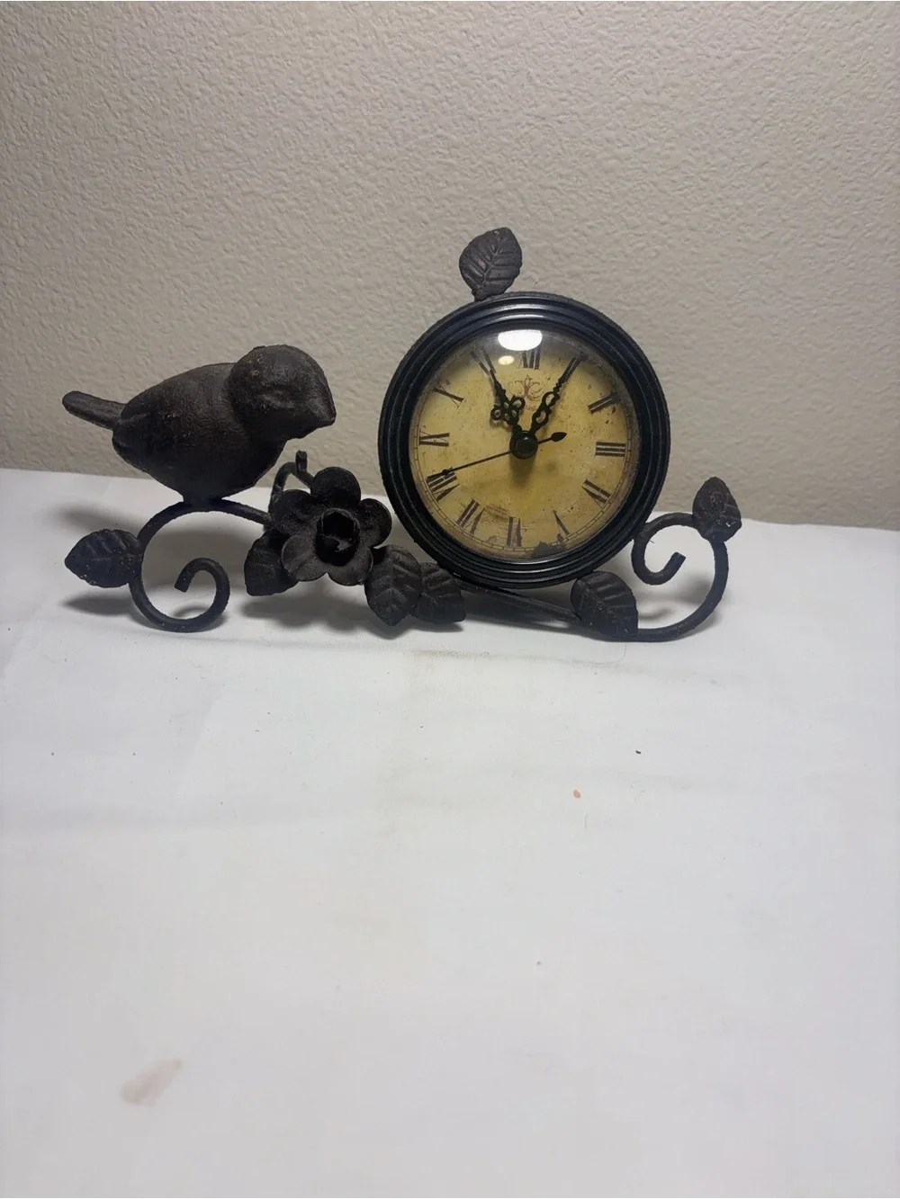 Vintage‎ Cafe des Marguerites Iron Bird Clock
